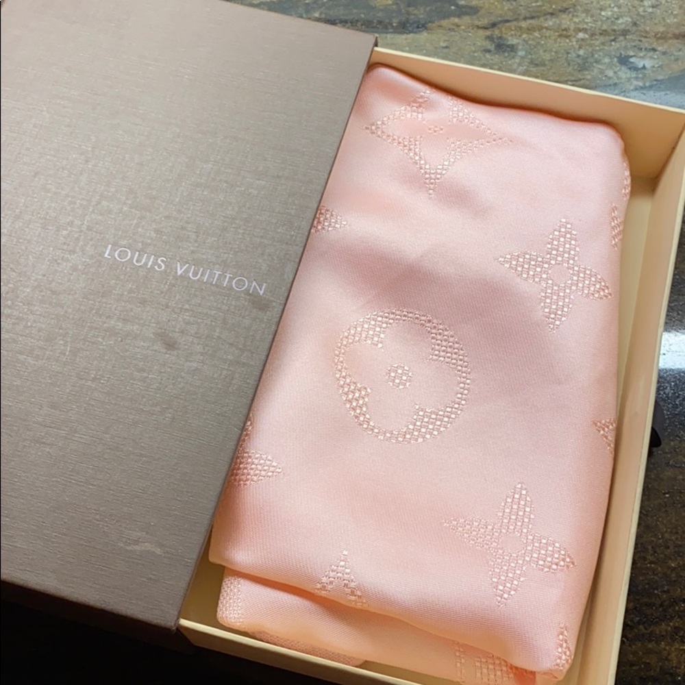 Louis Vuitton scarf